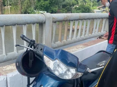 Nam thanh niên bỏ xe máy trên cầu Bến Lức, nhảy xuống sông mất tích