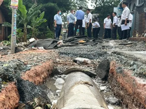 Đường sá hoang tàn sau trận lũ lịch sử ở Đồng Nai