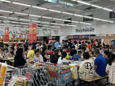 Khóc - cười nghìn lẻ một kiểu tránh nóng 'mùa mất điện'