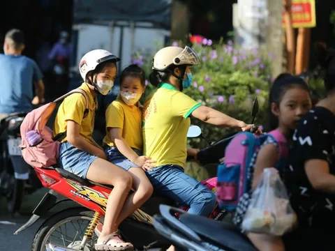 Học bạ toàn 10 vẫn bị trả hồ sơ: Sở GD&ĐT Hà Nội lên tiếng, phụ huynh vẫn băn khoăn