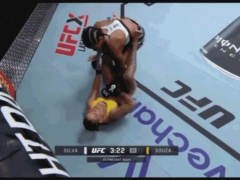 ‘Sát thủ’ Karine Silva tung đòn ‘bẻ càng’ cực hiểm buộc đối thủ xin đầu hàng