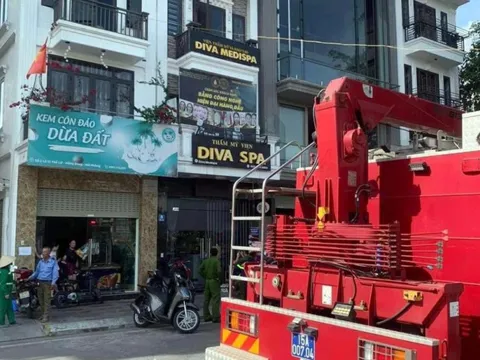 Hải Phòng: Cứu bốn người kẹt thang máy tại cửa hàng spa do mất điện