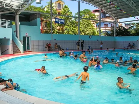 Tắm bể bơi mùa nắng nóng, cần đặc biệt lưu ý những điều này kẻo mắc 'tỷ bệnh' nguy hiểm