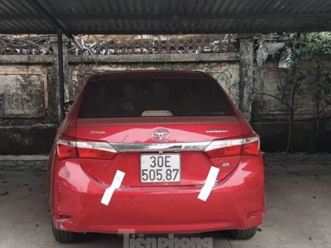 Chủ tịch xã ở Hà Nội uống rượu, đi ô tô biển số giả