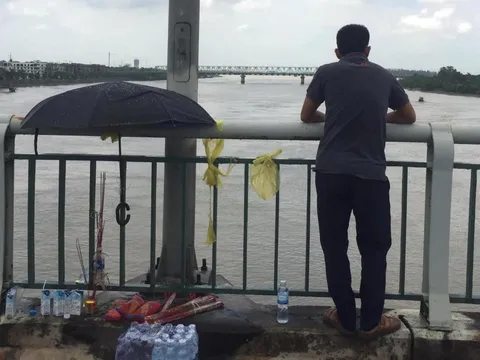 Nghi vấn người phụ nữ để lại bức thư tuyệt mệnh bị lừa tiền trên mạng rồi nhảy cầu tự tử