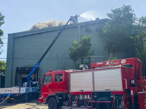 Cháy lớn tại khu công nghiệp ở Phú Yên