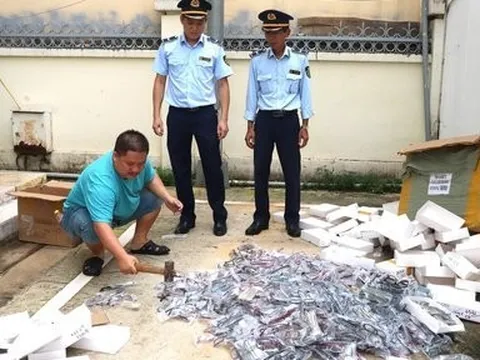 Xử phạt tài xế vận chuyển hơn 1.000 gọng kính mắt không rõ nguồn gốc