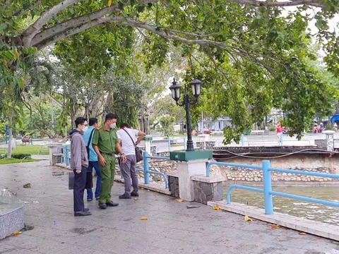Phát hiện thi thể phụ nữ trong hồ nước công viên ở Tiền Giang
