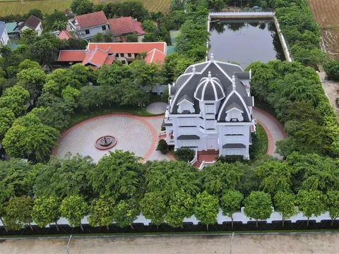 Tòa nhà và bữa tiệc mừng Thiếu tướng Phạm Bá Hiền