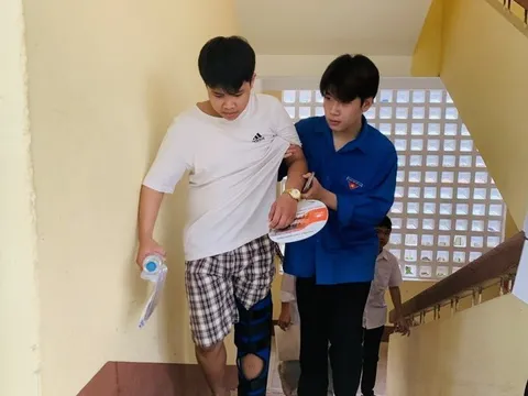 Hà Nội: 9 thí sinh gãy tay, chân được hỗ trợ tại các điểm thi