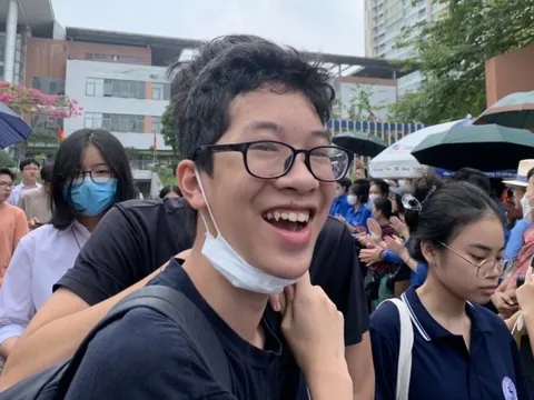 Nụ cười ‘được mùa’ sau bài thi môn Toán, liệu có ‘cơn mưa’ điểm 10?