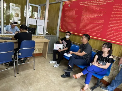 Đề toán thi vào 10 ở Hà Nội in mờ: Nhiều phụ huynh kiến nghị phương án xử lý