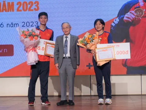 ĐH Duy Tân vinh danh hai sinh viên giành huy chương vàng tại SEA Games 32