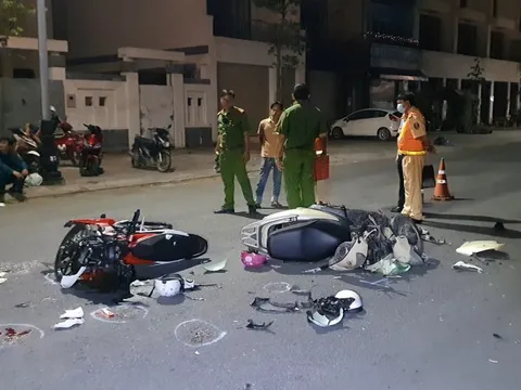 Hai xe máy tông trực diện, 1 người chết, 2 người nguy kịch