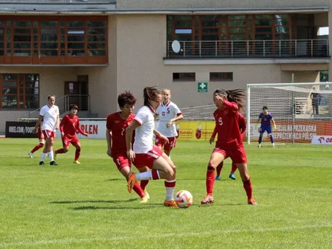 Huỳnh Như bị đau, đội tuyển nữ việt Nam thua trận giao hữu đầu tiên