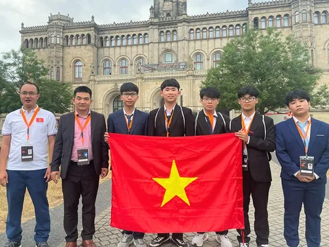 Nam sinh Nghệ An giành Huy chương Vàng Olympic Vật lý châu Âu