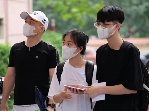 Thi tốt nghiệp THPT 2023: Băn khoăn coi 'chặt', coi 'lỏng'