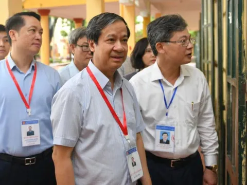 Liên tục nghi lọt đề, Bộ trưởng Nguyễn Kim Sơn chỉ đạo khẩn