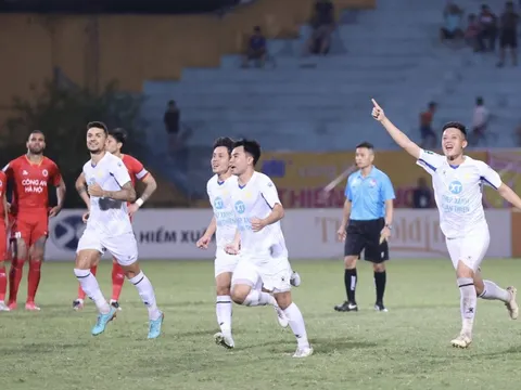 Cản phá penalty xuất sắc, thủ môn Đức Dũng đưa Nam Định vào tứ kết Cúp Quốc gia