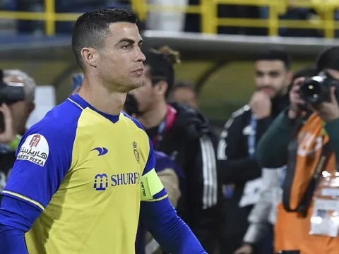Đội bóng của Ronaldo bị phạt vì xù tiền chuyển nhượng