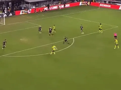 Arsenal vùi dập đội bóng của Wayne Rooney 5-0