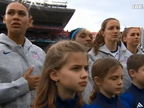 New York Post: 'Tuyển Việt Nam hát quốc ca bằng tất cả sự tự hào, còn tuyển Mỹ thì không'