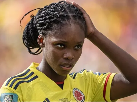 Ngôi sao tuyển nữ Colombia ngất xỉu trên sân