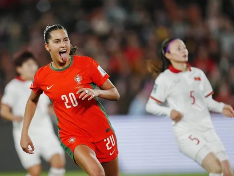 Tuyển nữ Bồ Đào Nha nhận được vinh dự đặc biệt sau trận thắng Việt Nam