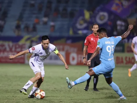 Vượt qua Nam Định 1-0, Hà Nội FC đánh chiếm ngôi đầu bảng