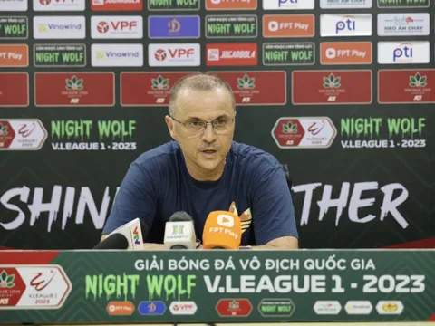 HLV Bandovic bảo vệ CĐV Nam Định, thừa nhận Hà Nội may mắn thoát bàn thua phút cuối