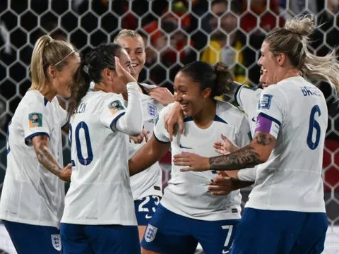 Đánh bại Trung Quốc 6-1, tuyển nữ Anh toàn thắng vòng bảng