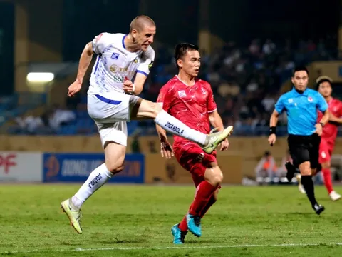 Caio lập cú đúp giúp Hà Nội đánh bại Hải Phòng 3-1, chiếm ngôi đầu bảng