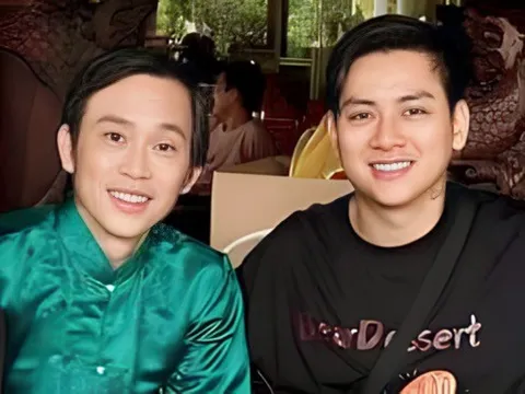 Giỗ Tổ sân khấu 2023: Hoài Lâm gặp lại cha nuôi Hoài Linh