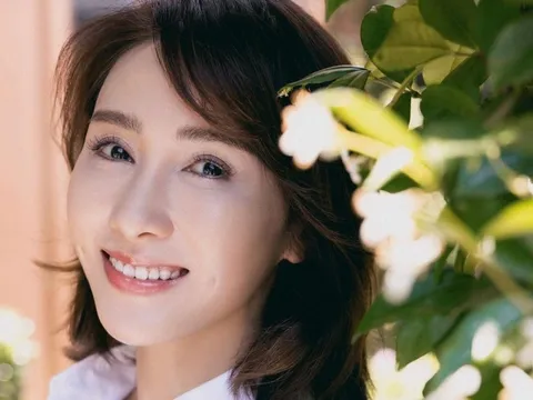 Lê Tư 52 tuổi nhưng được khen như 30