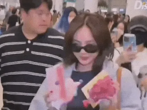 Bạn trai tỷ phú cho dàn vệ sĩ đón Lisa (BlackPink) ở sân bay