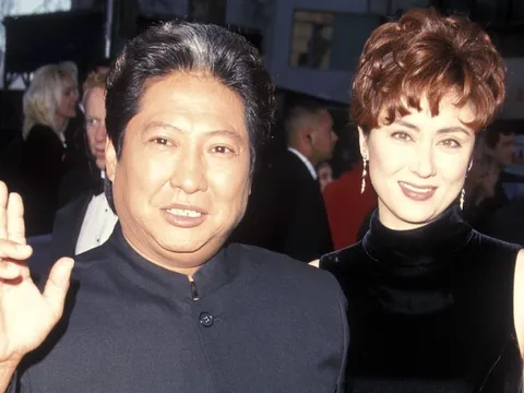 Hồng Kim Bảo và vợ hoa hậu kém 13 tuổi