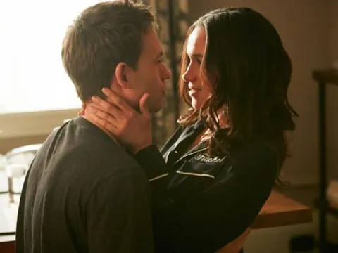 Tình màn ảnh xin lỗi vì đăng hình riêng tư của Meghan Markle