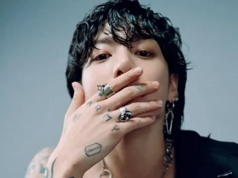 Jungkook (BTS) làm rõ chuyện hẹn hò, bị phát tán video riêng tư