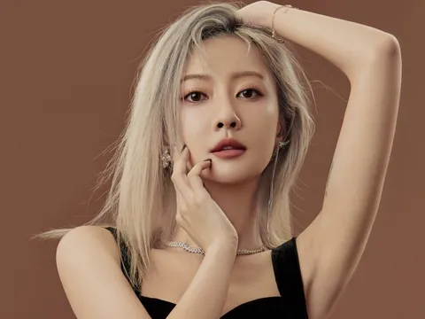 Nữ diễn viên bị bạn diễn lớn hơn tuổi bố quấy rối tình dục năm 16 tuổi