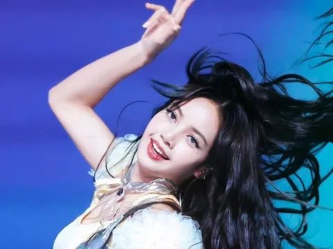 Báo Trung so sánh nơi Lisa diễn thoát y với sex show ở Thái Lan