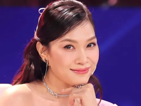 Giám khảo Vietnam Idol cứu cô gái hát yếu