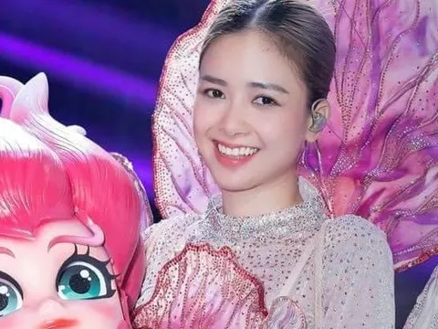 Giảng viên thanh nhạc phải ra về ở Ca sĩ mặt nạ