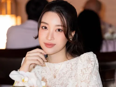 Đỗ Mỹ Linh sau thời gian dài mang bầu, sinh con