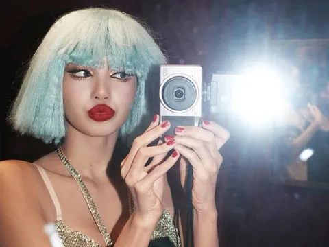 Bằng chứng Lisa (BlackPink) rời YG