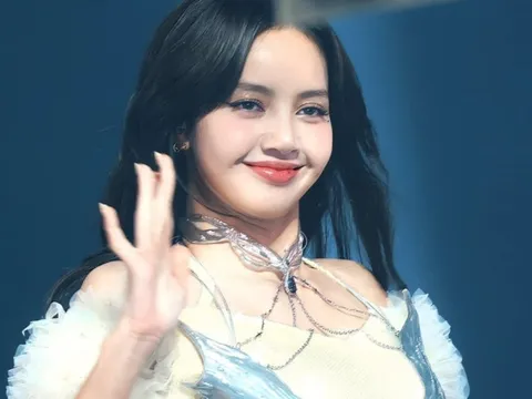 Màn biểu diễn thoát y của Lisa hủy hoại sự nghiệp 2 ngôi sao Trung Quốc