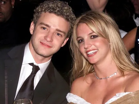 Tình trường hỗn loạn của Britney Spears trước khi thừa nhận ngoại tình