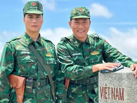 NSƯT Hoàng Hải, Việt Anh chia tay 'Cuộc chiến không giới tuyến'