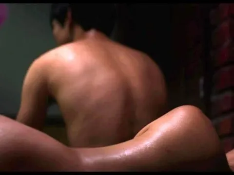 Bộ phim Việt ngập tràn cảnh nóng, bạo lực có doanh thu thấp ngoài rạp