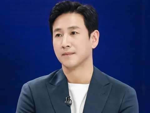 Vợ bán nhà vì Ảnh đế Hàn Quốc bị điều tra