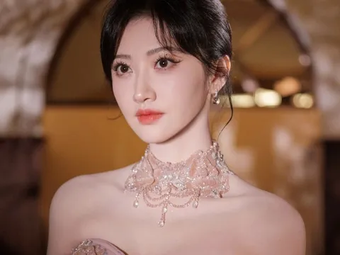 Cảnh Điềm bị chê giả tạo, danh tiếng tụt dốc sau vụ bị dọa tung video nóng với bạn trai